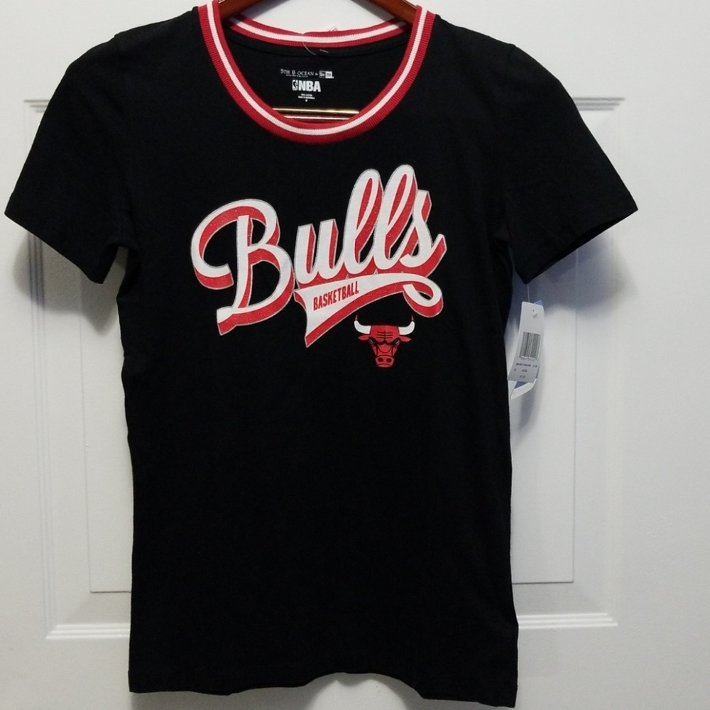 NWT Chicago Bulls black tee